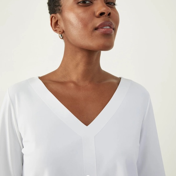 ADAY Something Tailored Small Classic White V-Neck top Capsule Wardrobe - Picture 11 of 16